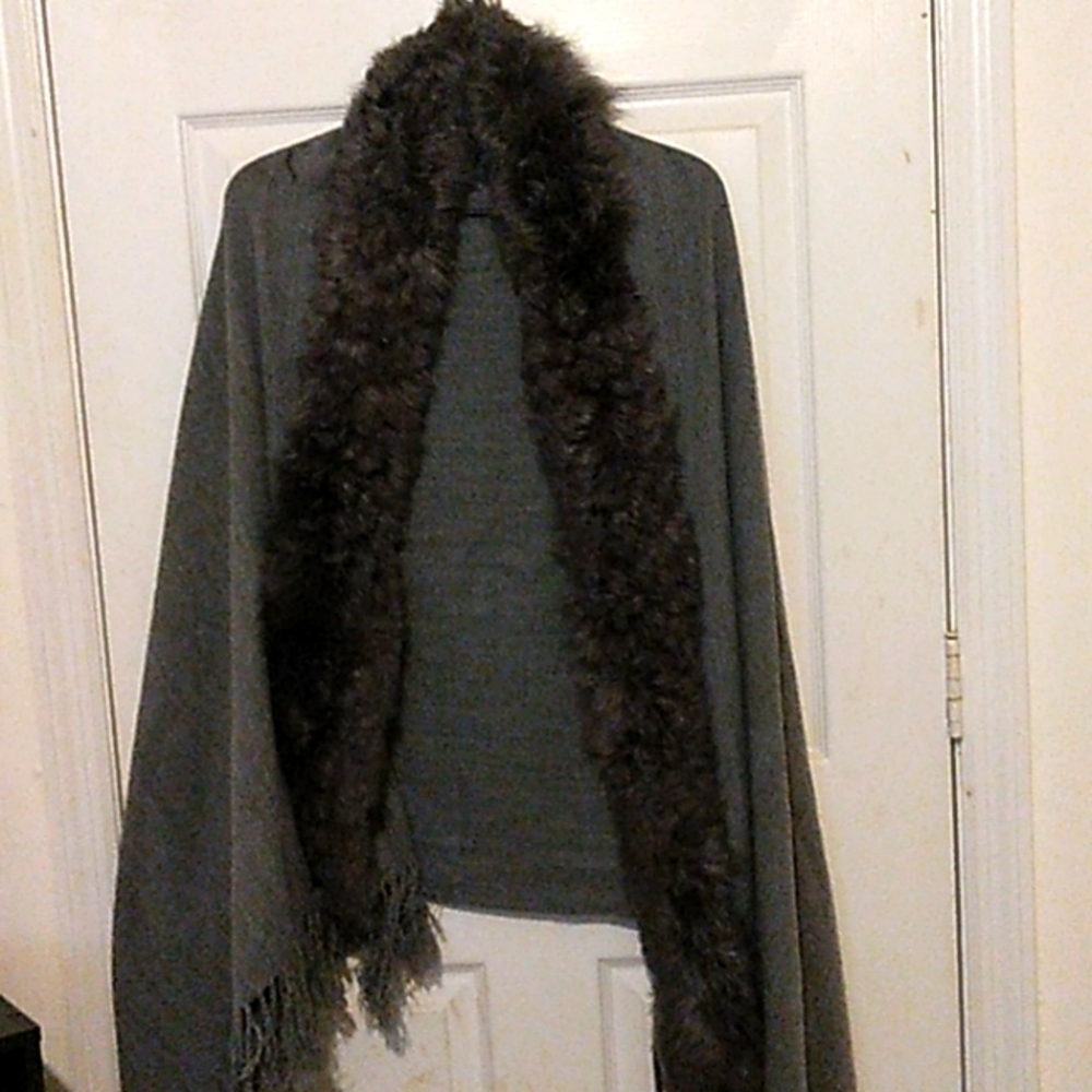 Fur trimmed sweater knit wrap one sz